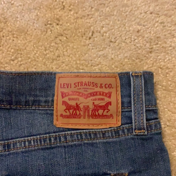 Levi’s ripped jean shorts - Picture 3 of 9